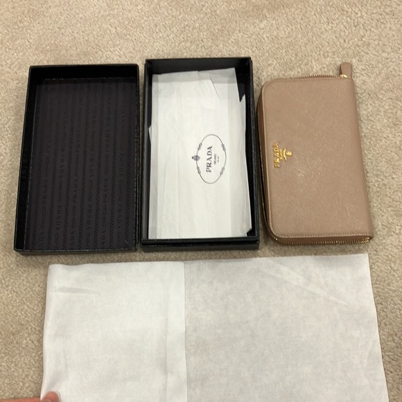 PRADA Saffiano long Wallet - Picture 3 of 15